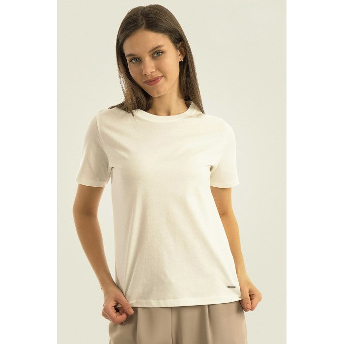 Класическа бяла тениска